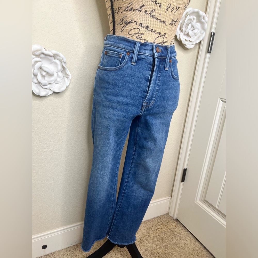 Madewell Medium Wash Cropped Cali Demi Boot Cut Jeans with Raw Hem Sz 27 - Picture 6 of 16